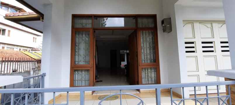 dijual rumah pasteur