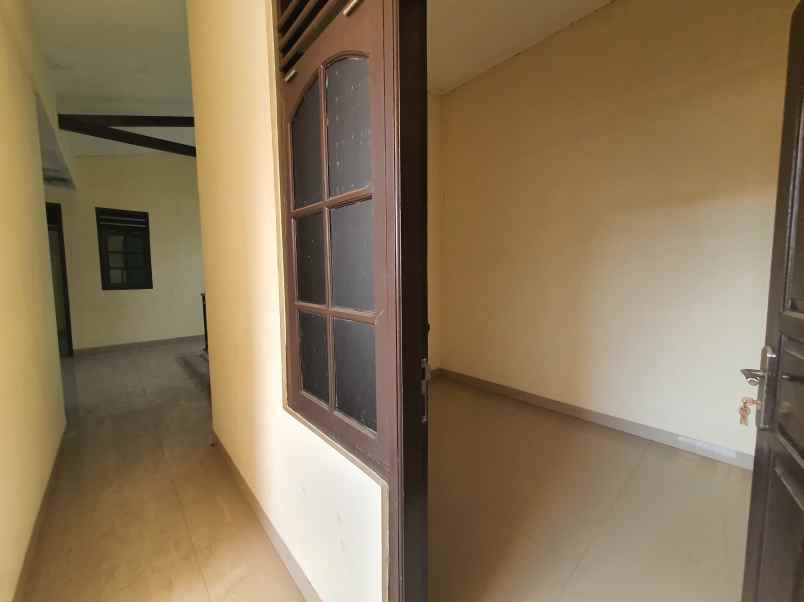 dijual rumah patria jaya