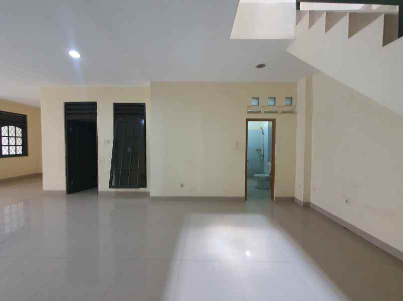 dijual rumah patria jaya