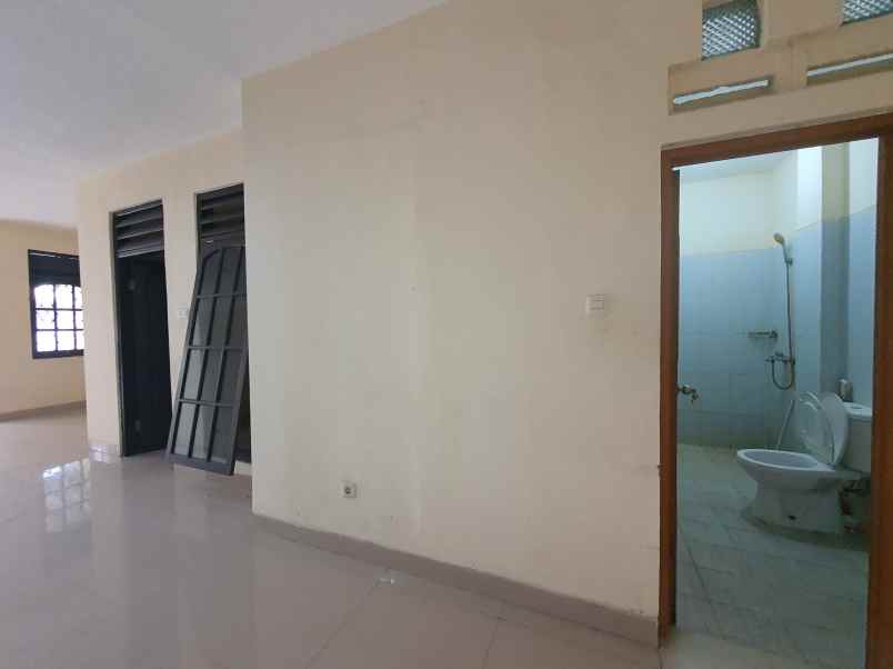 dijual rumah patria jaya