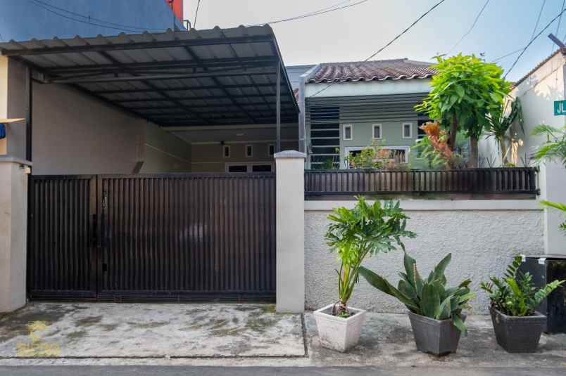 dijual rumah peninggaran kebayoran