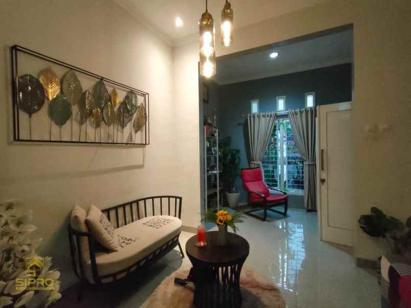 dijual rumah peninggaran kebayoran