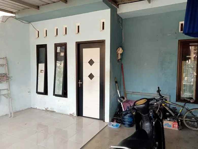 dijual rumah perum graha permata