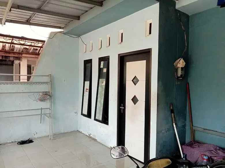 dijual rumah perum graha permata