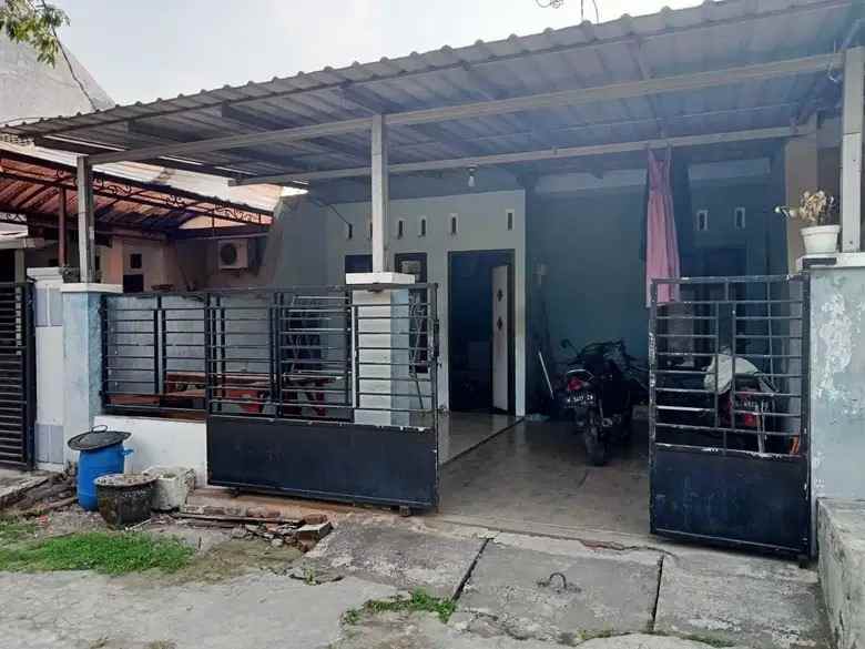 dijual rumah perum graha permata