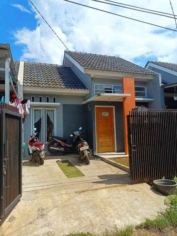 dijual rumah perum griya cendikia parung