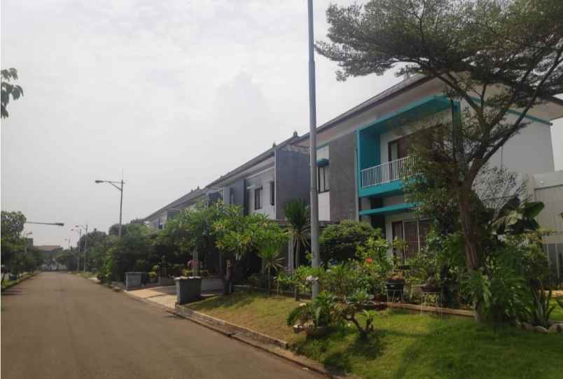 dijual rumah perum harapan indah