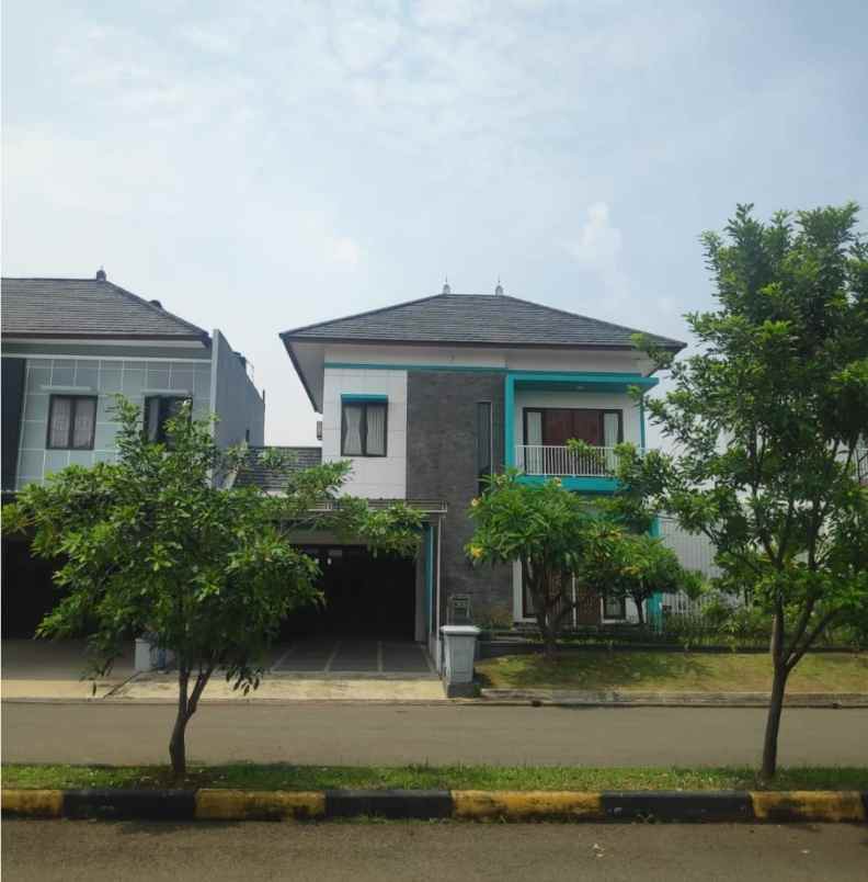 dijual rumah perum harapan indah