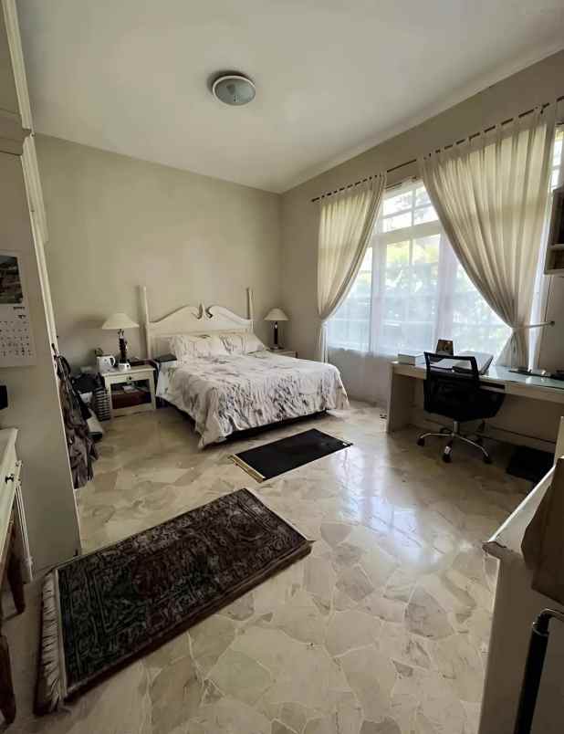 dijual rumah perum lembah cinere depok