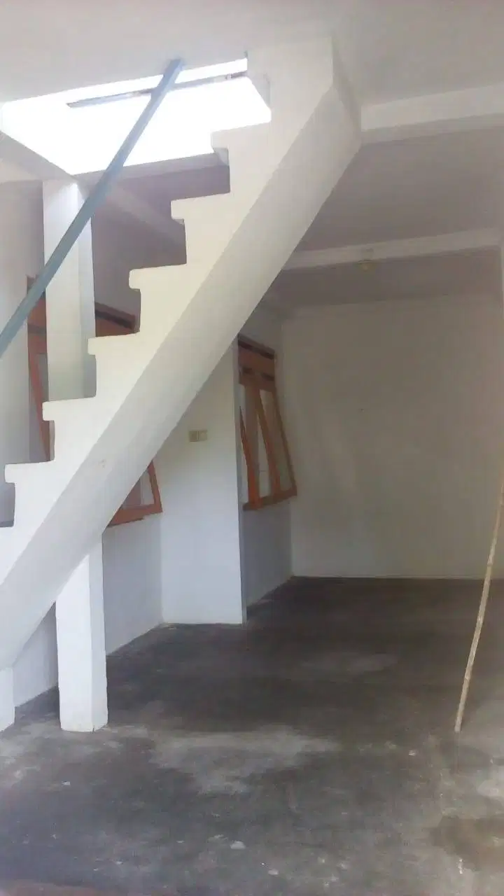 dijual rumah perumahan gedongombo