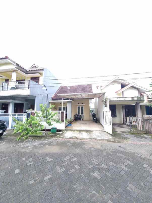 dijual rumah perumahan graha dewata