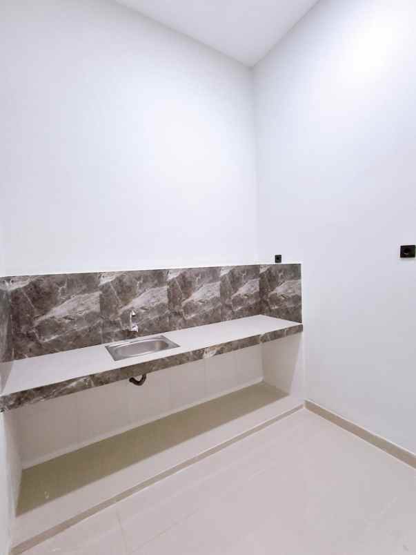 dijual rumah perumahan graha indah