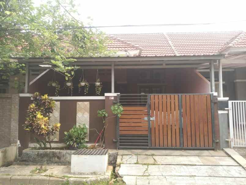 dijual rumah perumahan graha kalimas