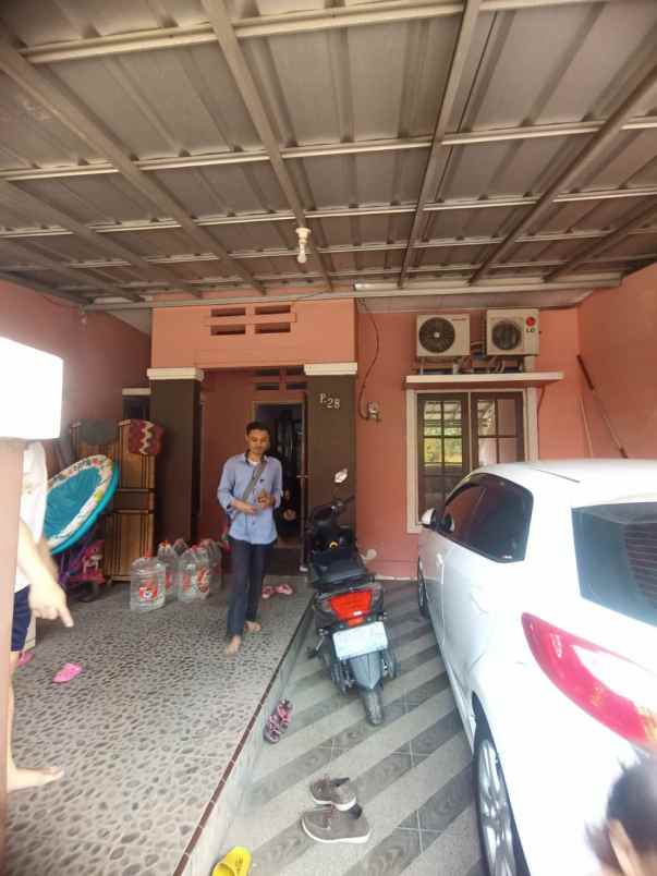 dijual rumah perumahan graha kalimas