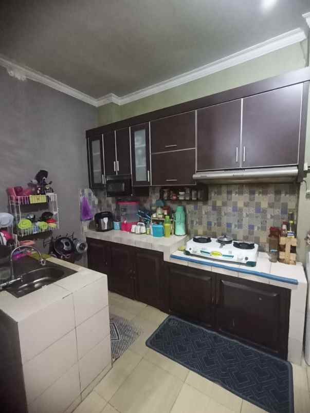 dijual rumah perumahan graha kalimas