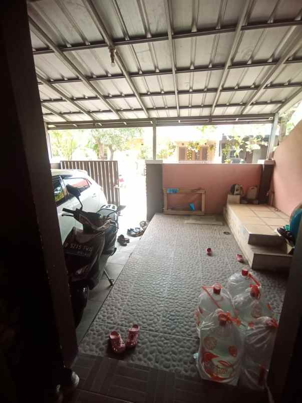 dijual rumah perumahan graha kalimas