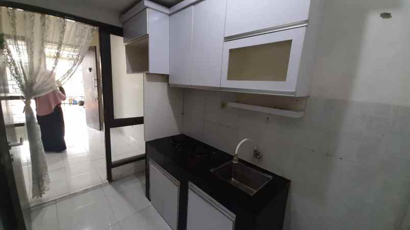 dijual rumah perumahan grand batavia
