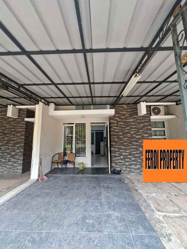 dijual rumah perumahan metland transyogie
