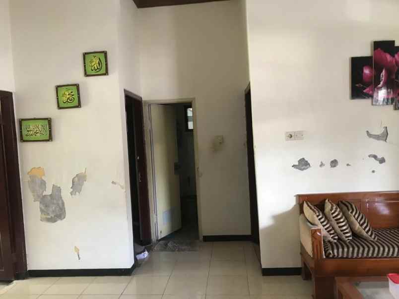 dijual rumah perumahan permata indah jember