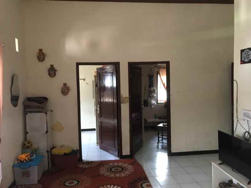 dijual rumah perumahan permata indah jember