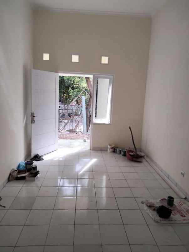 dijual rumah perumahan taman sentosa