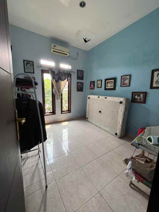 dijual rumah petukangan pesanggrahan