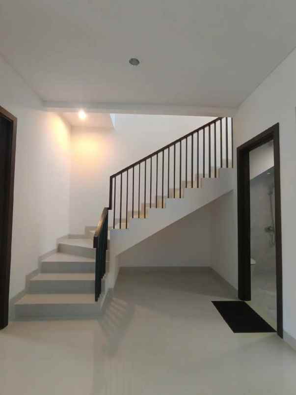 dijual rumah podomoro park buah batu
