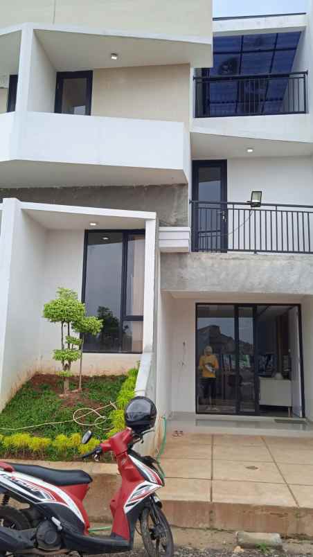 dijual rumah pondok aren