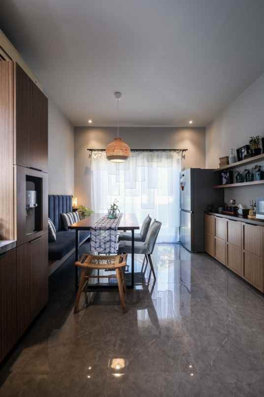 dijual rumah pondok aren