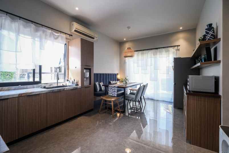 dijual rumah pondok aren