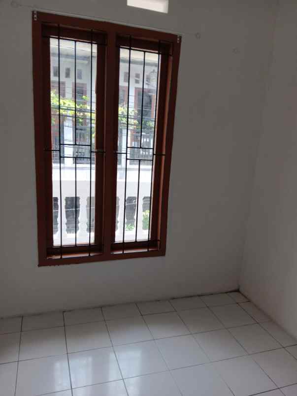 dijual rumah pondok aren tangerang selatan