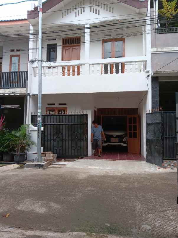 dijual rumah pondok aren tangerang selatan