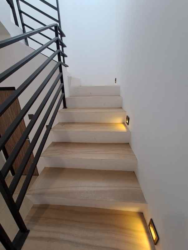 dijual rumah pondok jaya