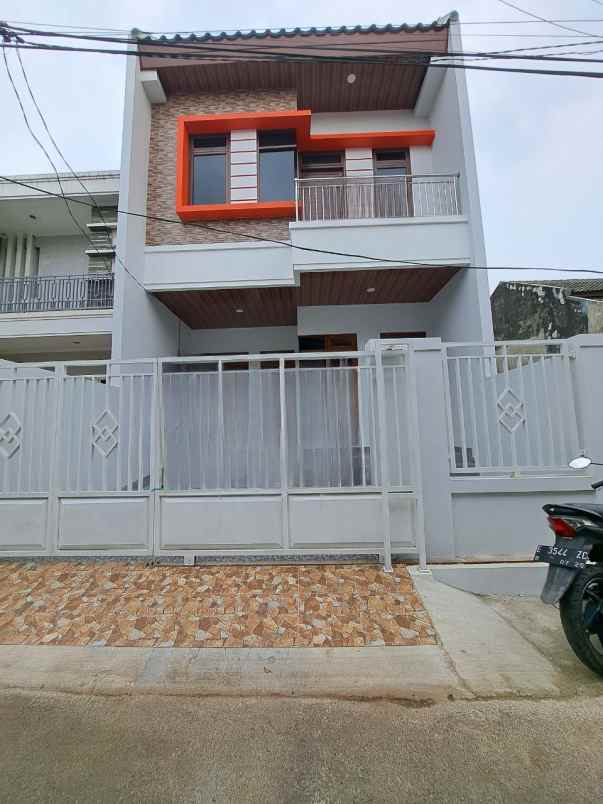 dijual rumah pondok kelapa