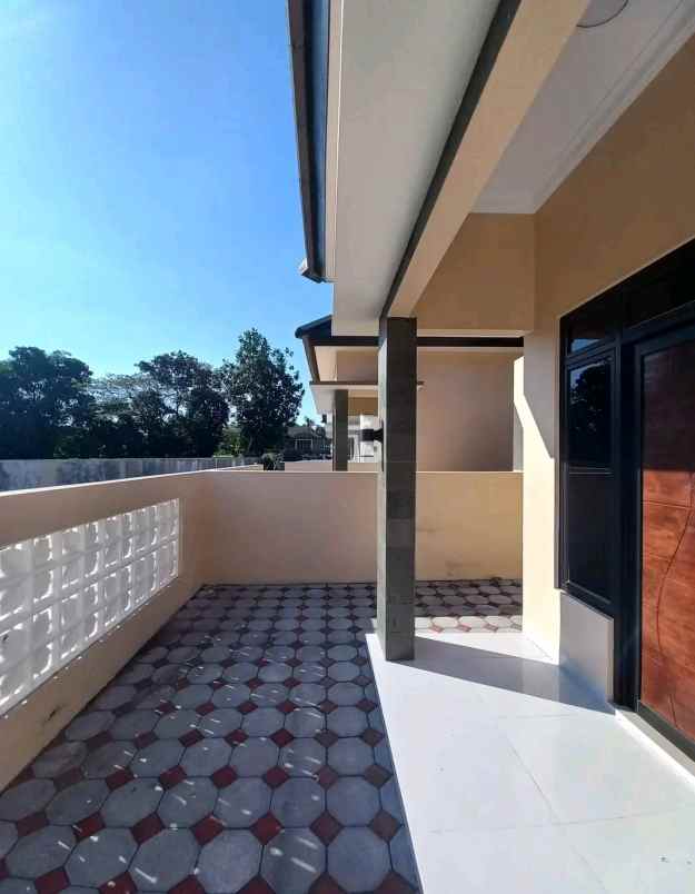 dijual rumah potorono