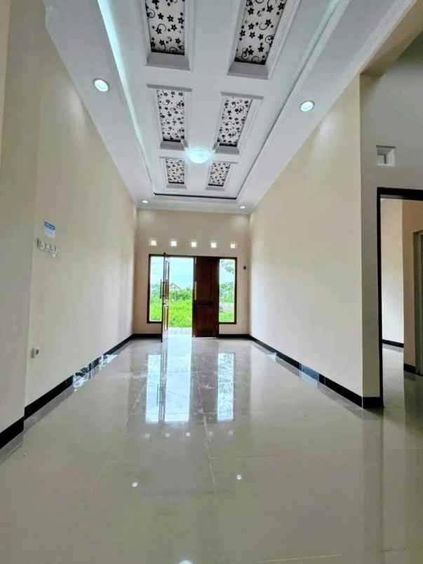 dijual rumah potorono