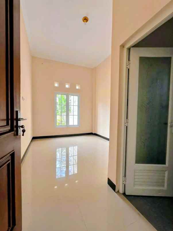 dijual rumah potorono