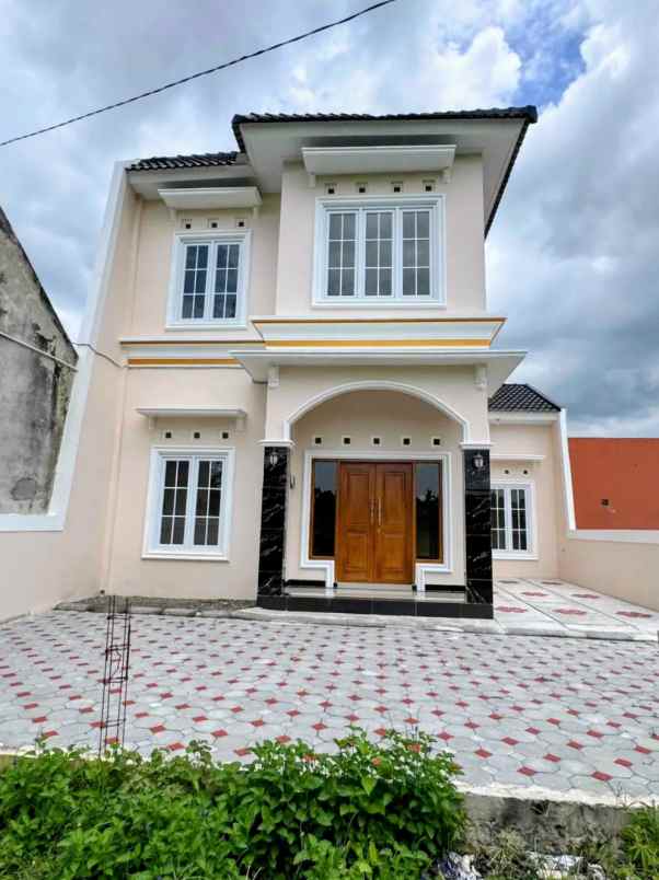 dijual rumah potorono