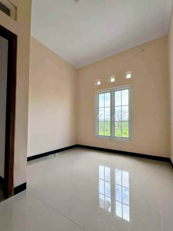 dijual rumah potorono