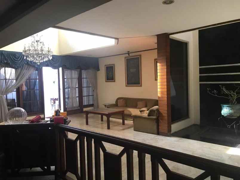 dijual rumah prapen indah