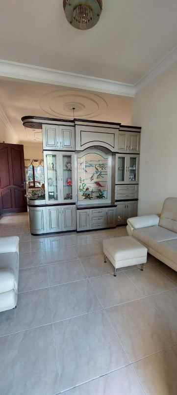 dijual rumah prapen indah