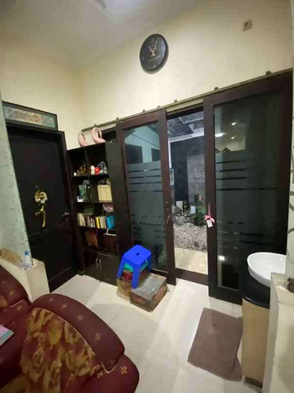 dijual rumah purimas jl pura besakih