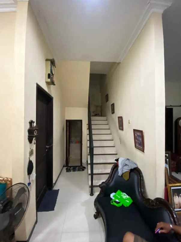 dijual rumah purimas jl pura besakih