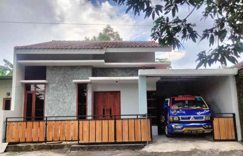 dijual rumah purwomartani