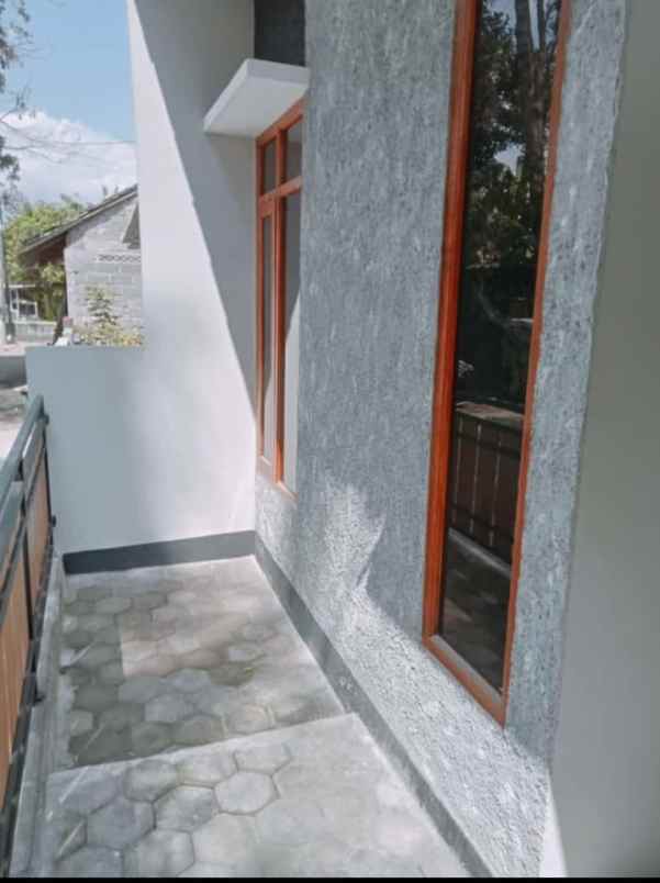 dijual rumah purwomartani