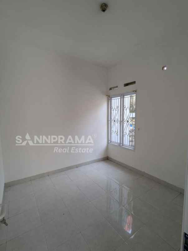 dijual rumah ratu jaya cipayung depok