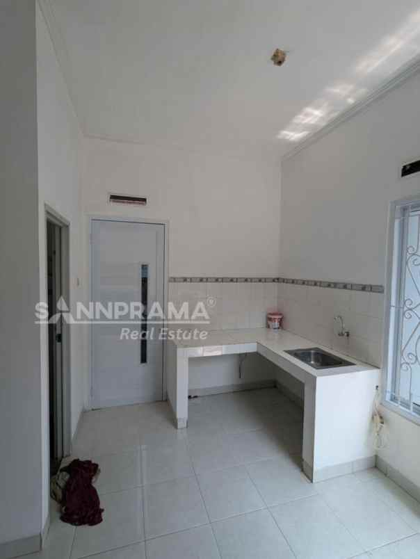 dijual rumah ratu jaya cipayung depok