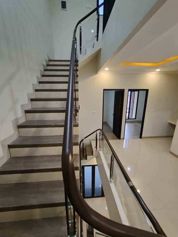 dijual rumah rawamangun jakarta timur