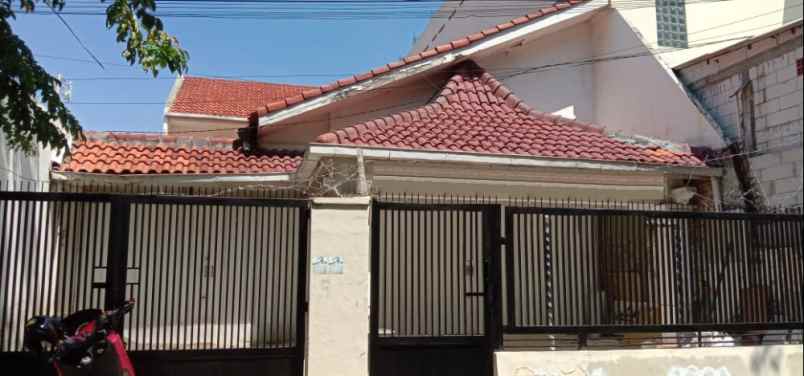 dijual rumah raya ambengan