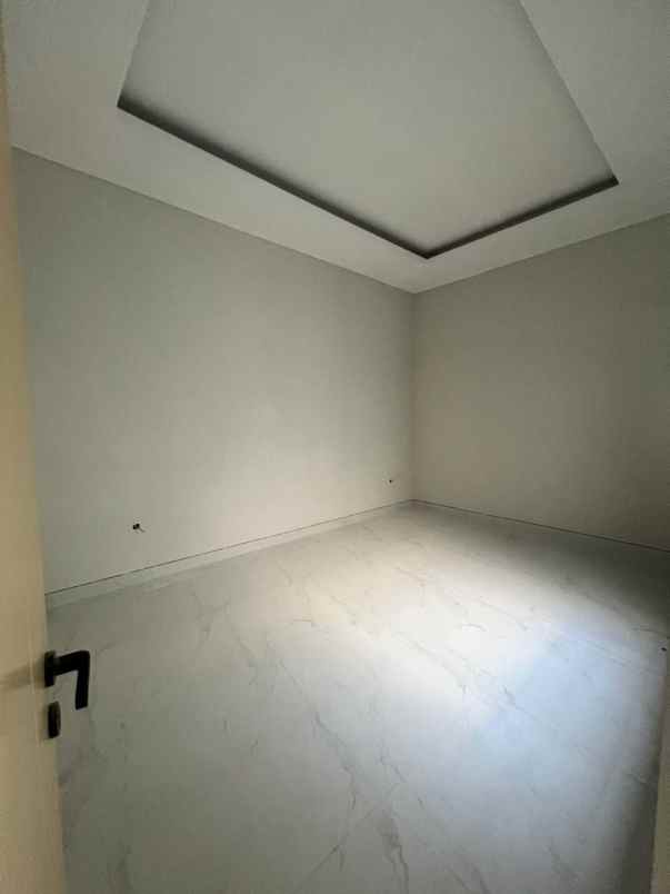 dijual rumah rumah baru dian istana